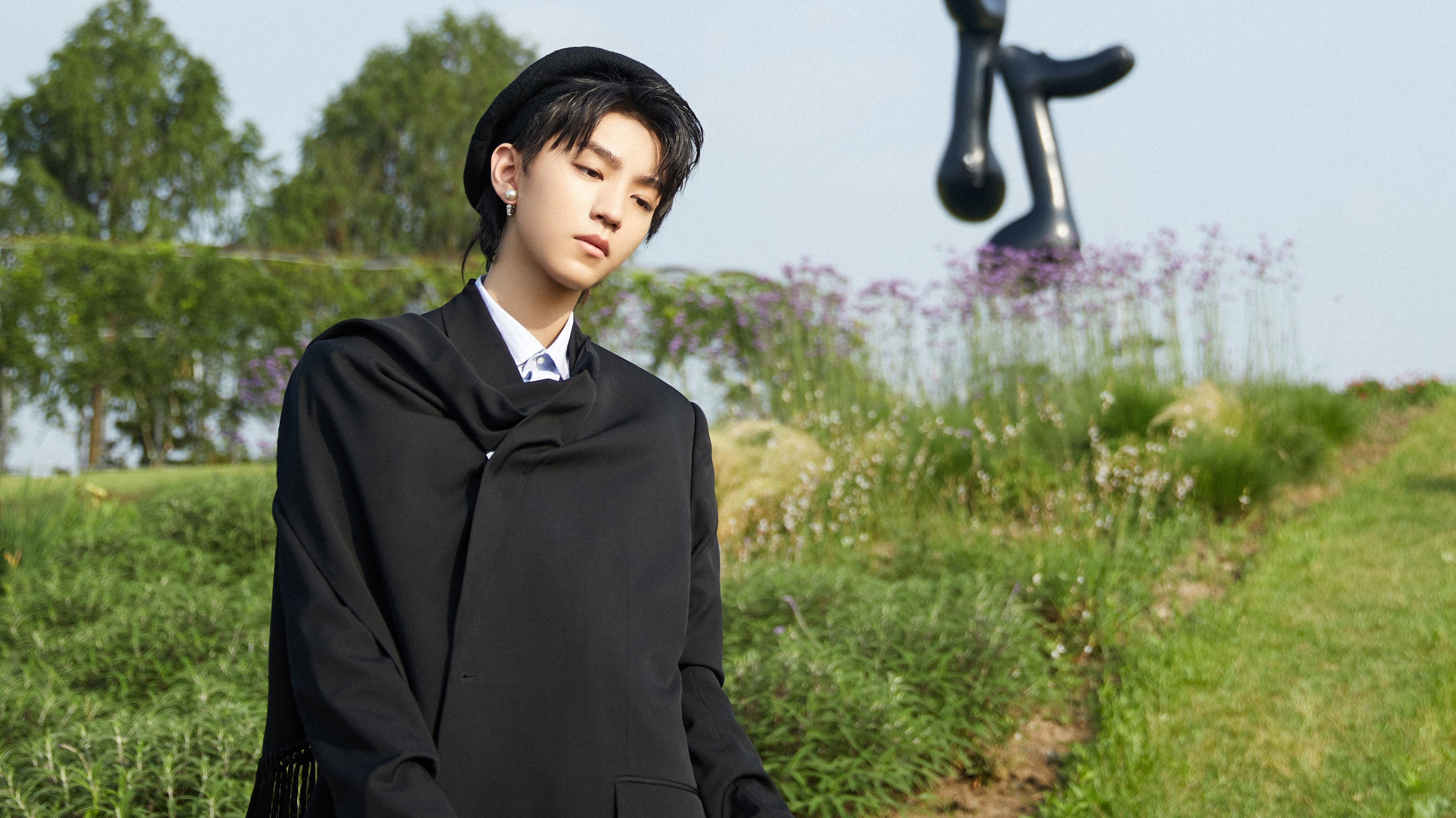 国际特技飞行表演：翱翔蓝天的奇迹，飞行表演特技动作讲解