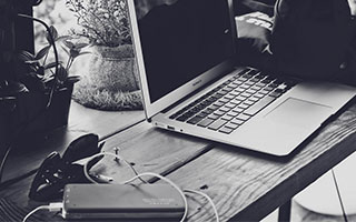 九游sports-张伟丽在体能训练中完成高难挑战，张伟丽平时训练视频