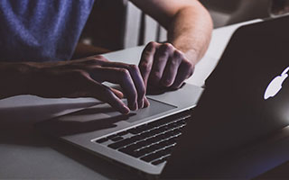 九游sports-张伟丽在体能训练中完成高难挑战，张伟丽平时训练视频